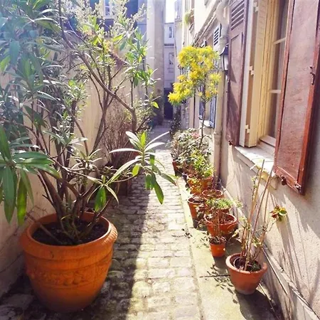 Week In Paris, 2 Pieces Hyper-centre Parisien Париж