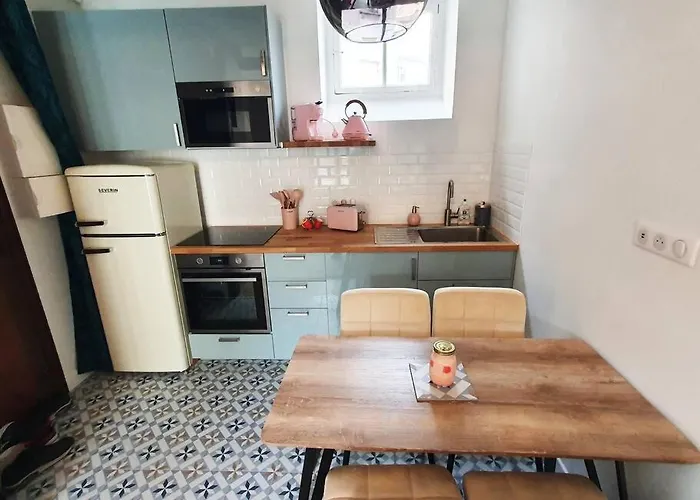 Week In Paris, 2 Pieces Hyper-centre Parisien *